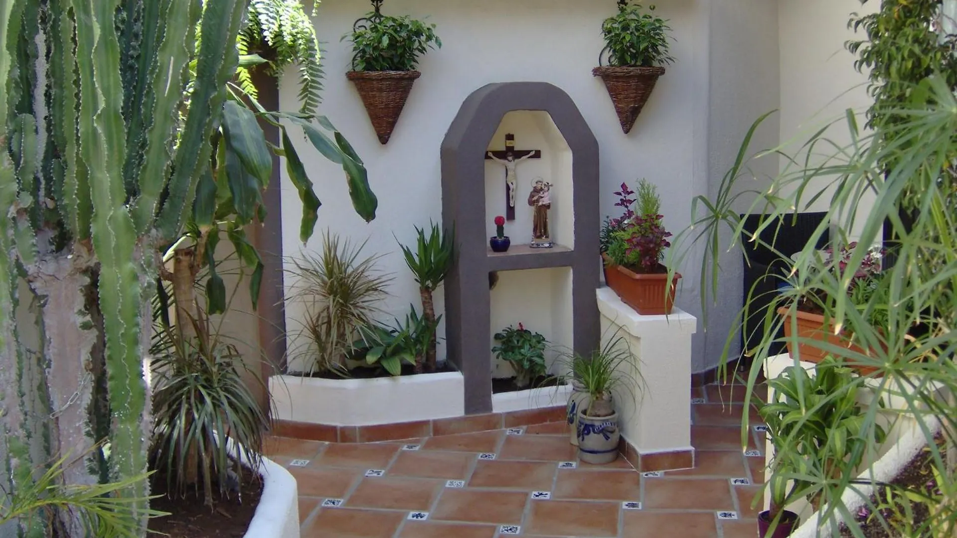 Rustic Apartment With Small Patio-Terrace Icod De Los Vinos Spain